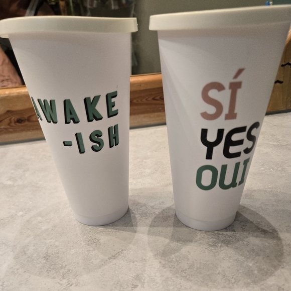 2 cute plastic drink cups. 24 ounces. Come with lids. Good condition. - Picture 2 of 2